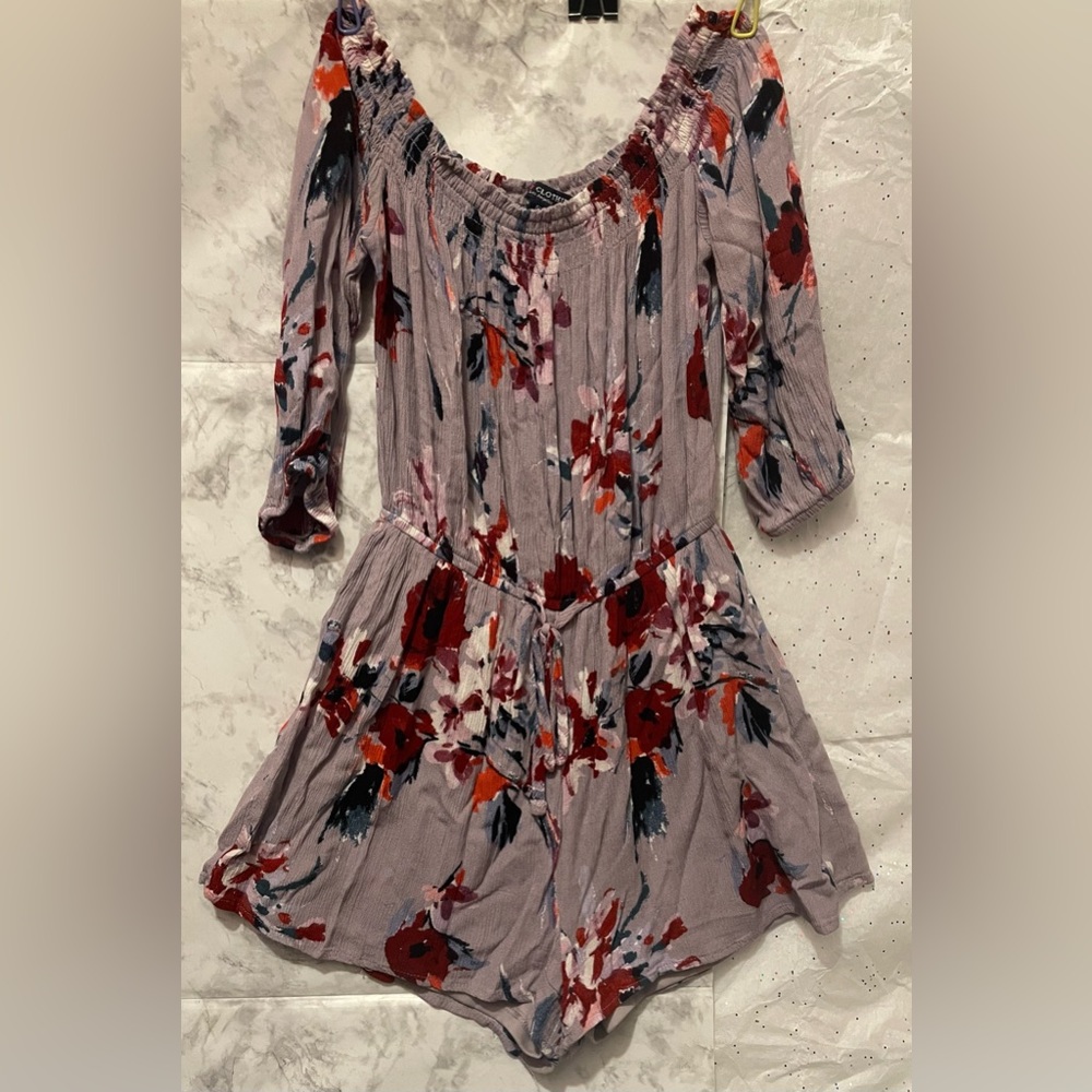 One ❤️ Clothing Woman’s Purple Floral Jumpsuit Shorts sz S